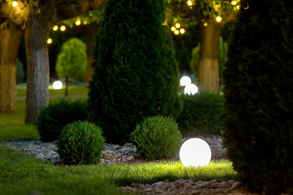 lampy w ogrodzie